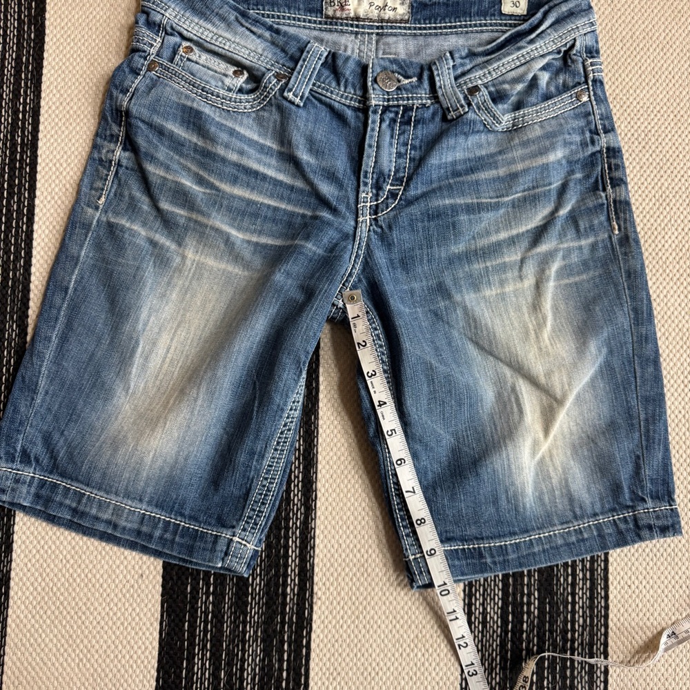 BKE Women’s Payton Blue Denim Bermuda Jean Shorts‎ Size 30. - Picture 13 of 14